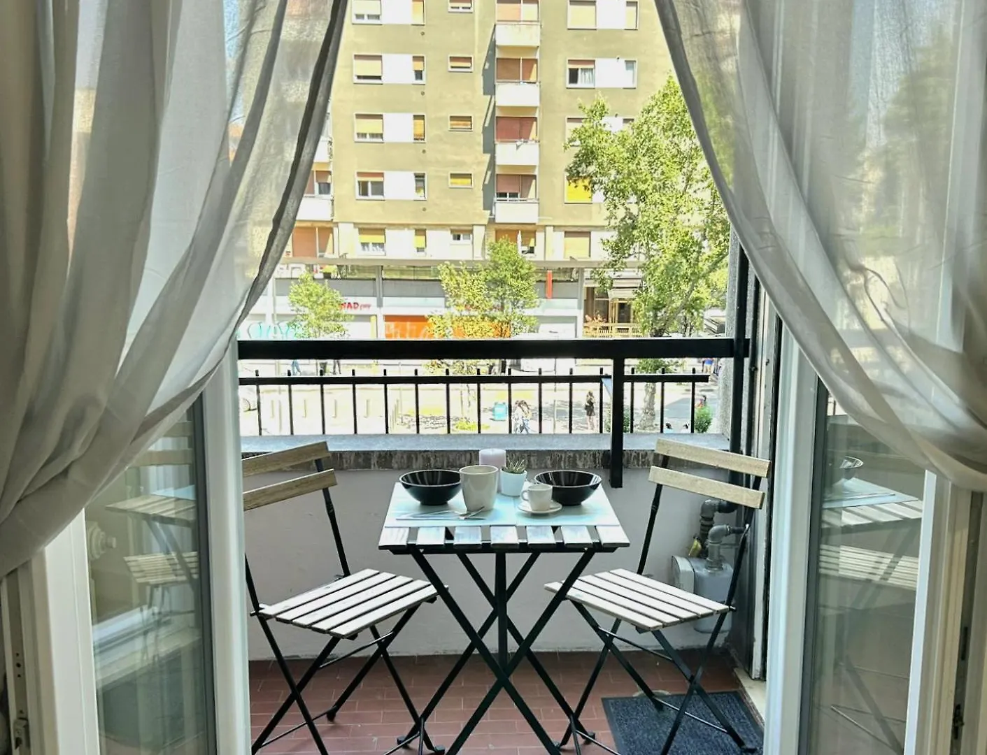 Modern Apartments Mm3 Afforifn Only 15 Min From Duomo Milan Italy
